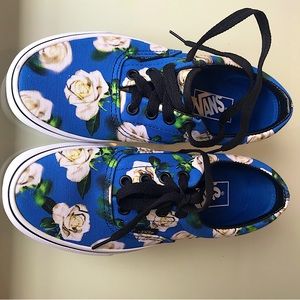 Vans roses pattern